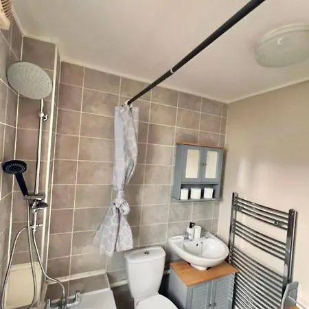 Entire 2 Bedroom House In Hackney London Exterior photo